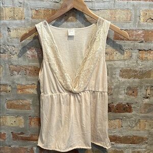 Lace Trim Cream Sleeveless Top